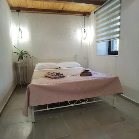 Elaion Thea2-nies Semesterbostad